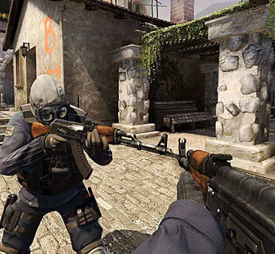 UP分享中单Qing问答：Ning是队伍老大哥 Baolan是可爱的小大哥